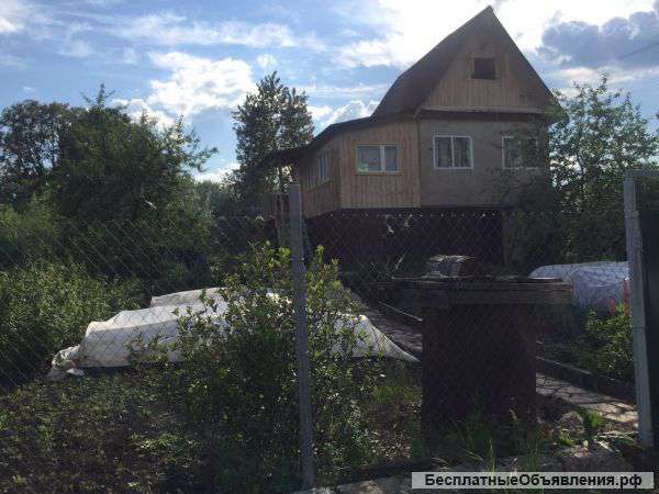 Дача (дом с земельным участком)