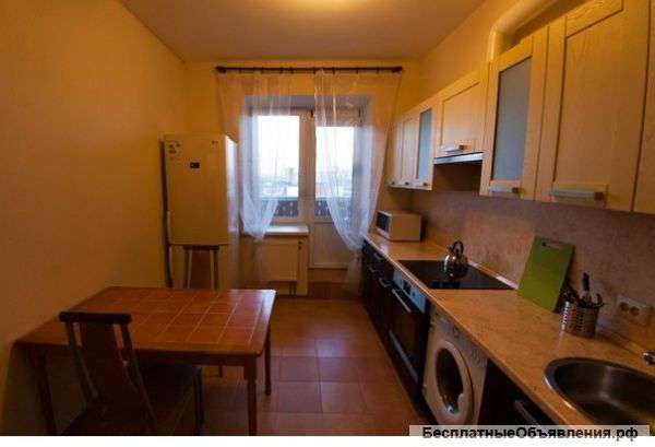 Сдаю на часы и сутки 1-комнатную квартиру на ул. Плотникова, 4