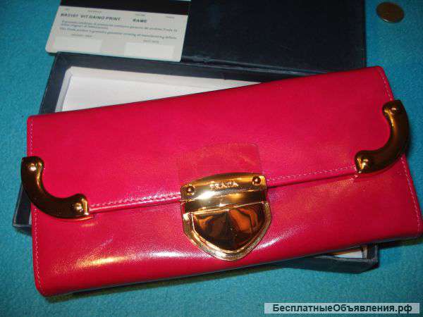 Кошелек новый PRADA розовый