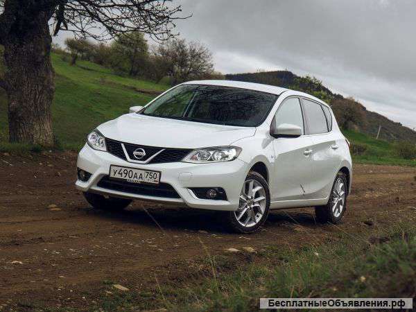 Автомобиль Nissan Tiida хэтчбэк