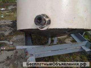 Емкости нержавеющие, объем — 0,3 куб.м., вертикального исполнения.