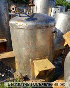 Емкость нержавеющая, объем — 0,75 куб.м., вертикального исполнения