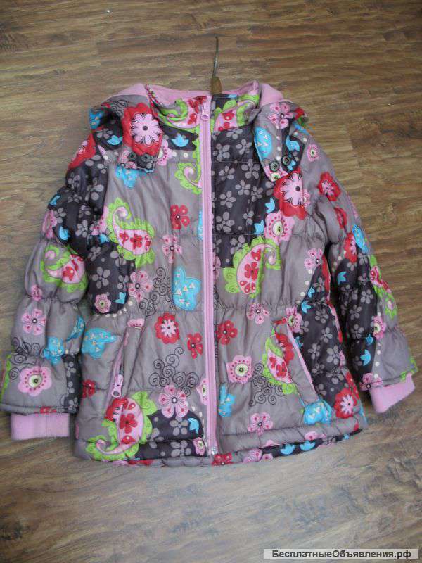 Куртка лето-осень для девочки р.110 импорт в хор состоянии