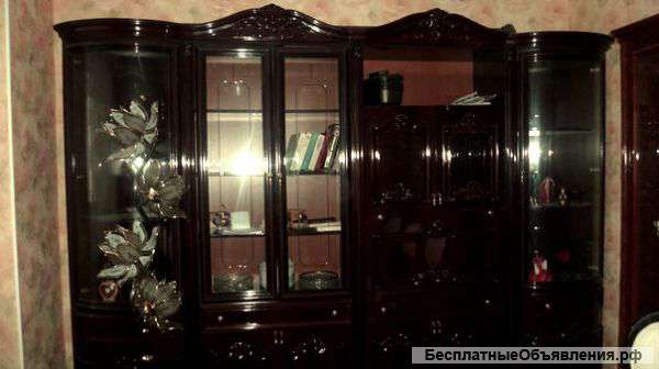 Мебель из красного дерева (Италия)