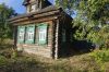 Дом в тихой деревне, на берегу речки
