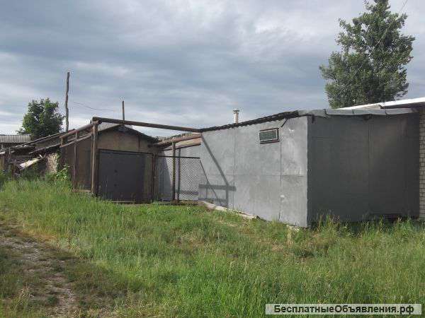 Гараж с хозяйственными постройками