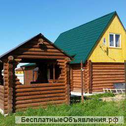 Крытая деревянная беседка из сруба