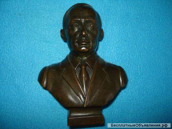 Бюст Владимир Путин Бронза МЗХЛ 2003 год . 14 х 11 см.