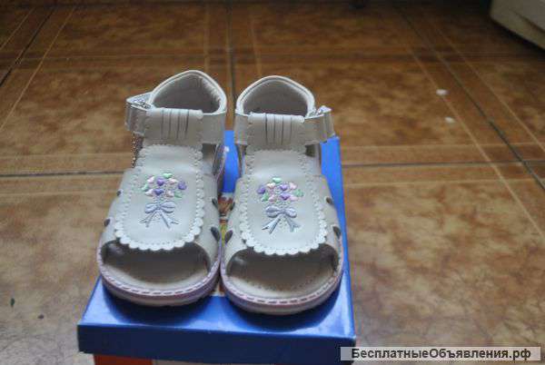 Новые кожаные босоножки Антилопа