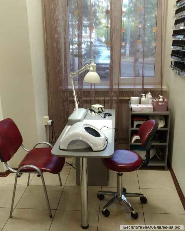 Мастер маникюра и педикюра (ногтевого сервиса)