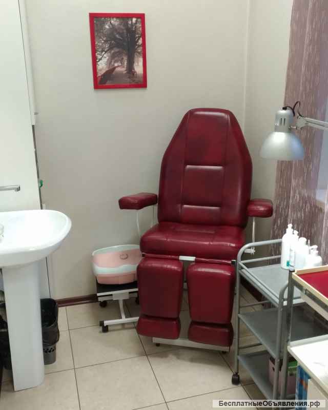 Мастер маникюра и педикюра (ногтевого сервиса)