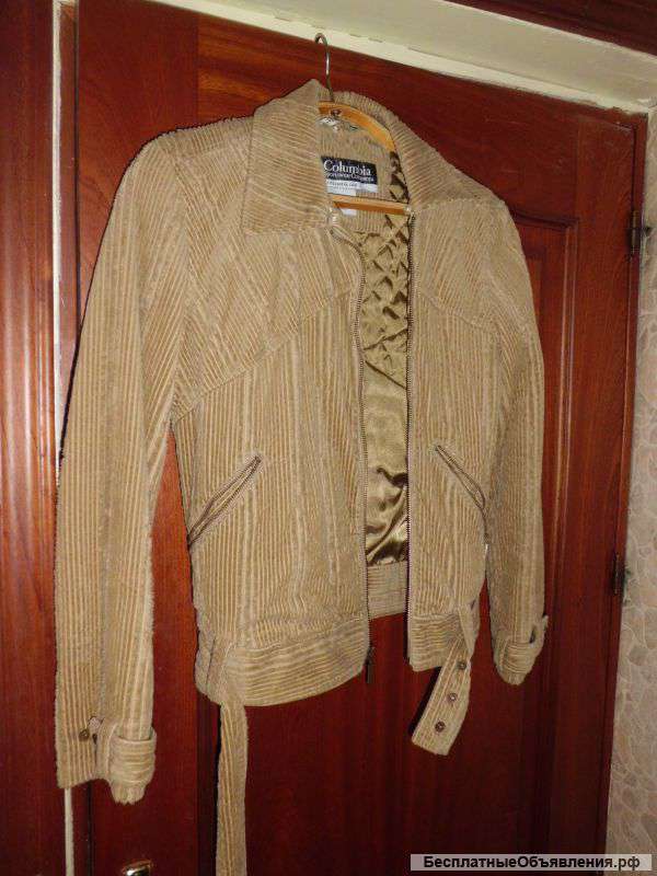 Куртка в отличном состоянии