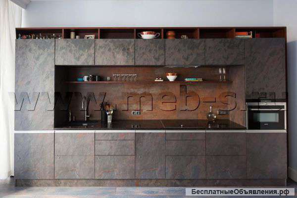 Кухня в каменном шпоне