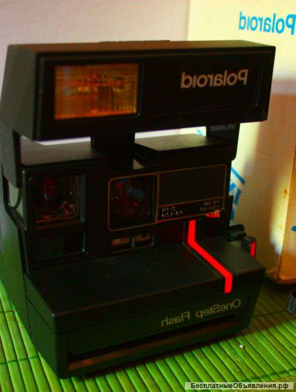 Ретро модель Polaroid One Step Flash Red