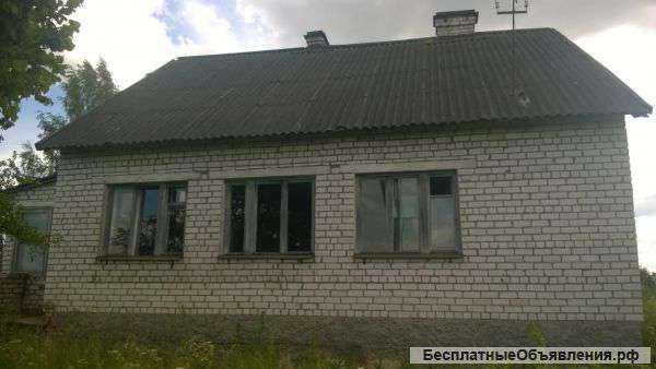 Кирпичный двухэтажный дом в Псковском районе