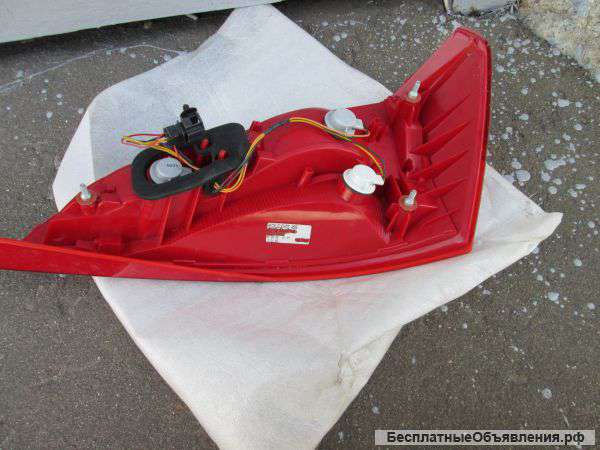 Фонарь задний левый для Ауди Ку5 (Audi Q5) обычный не диодный