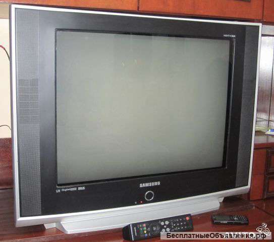 Телевизор "самсунг" 72 см
