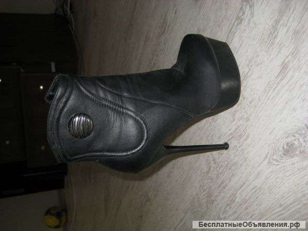 Кожаные сапожки