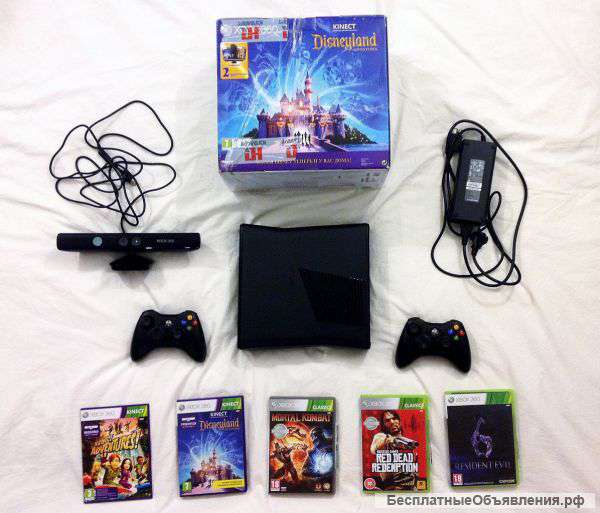 Xbox 360 4GB Flash + сенсор Kinect + 2 Gamepad + 5 игр