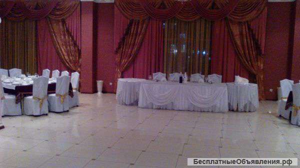 Требуется официант