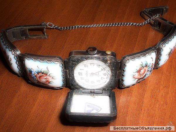 Винтажные часы-браслет с финифтью