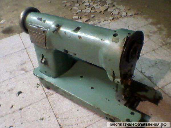 Швейная машина 697