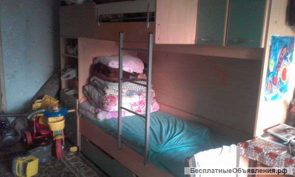 Двухярусная кровать
